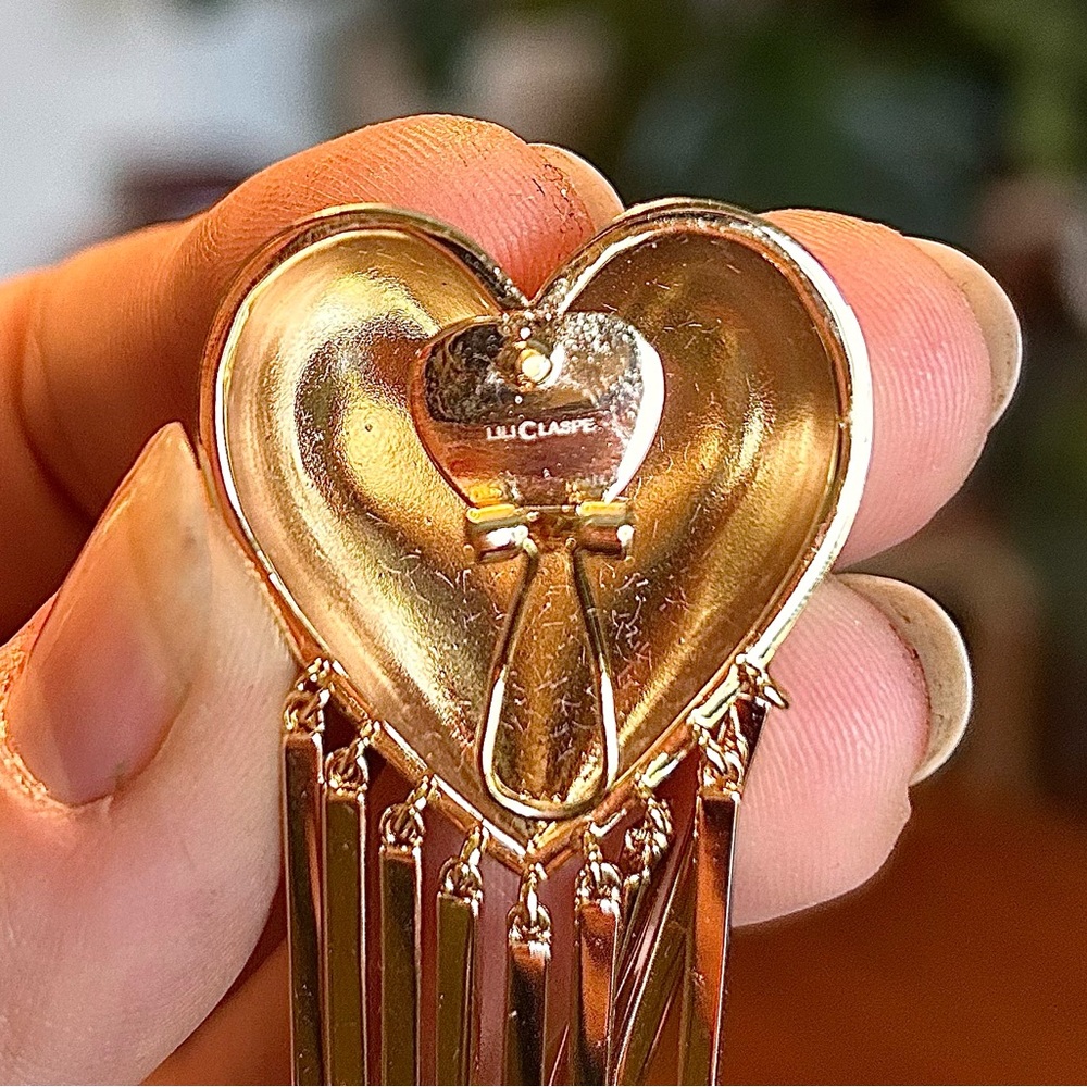 Gold Heart Fringe Drop Earrings - Elegant Statement Jewelry - Picture 4 of 8